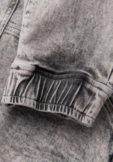 Узкие джинсы