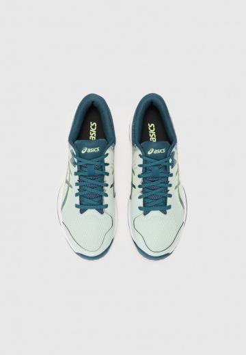 Кроссовки для зала