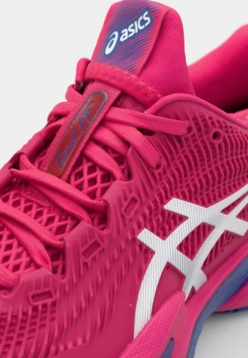 Теннисные кроссовки