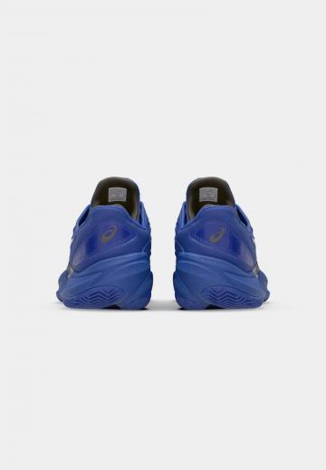 Теннисные кроссовки