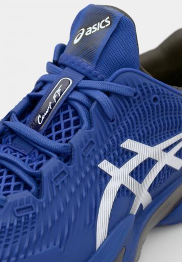 Теннисные кроссовки