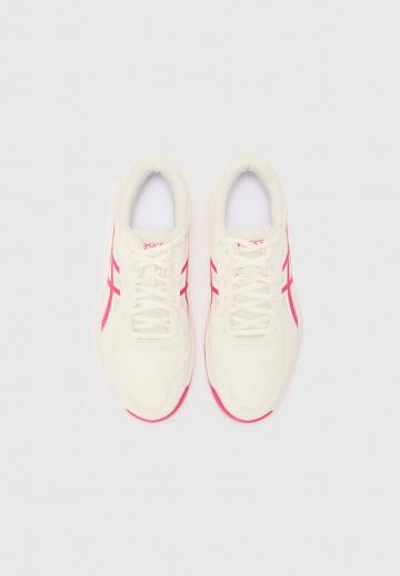 Теннисные кроссовки