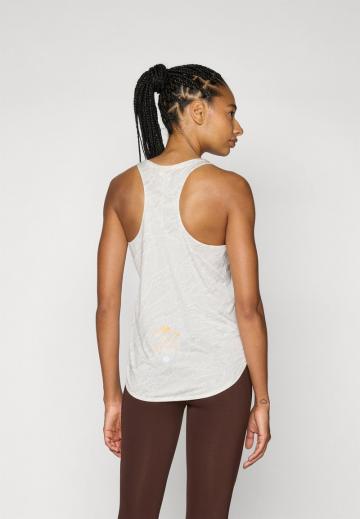 Спортивный топ