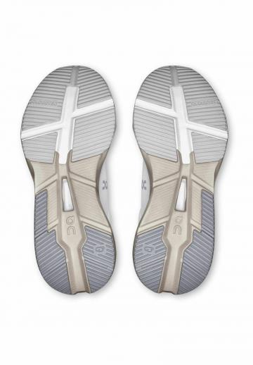 Тренировочные кроссовки