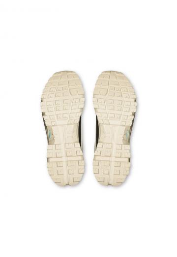 Походные кроссовки