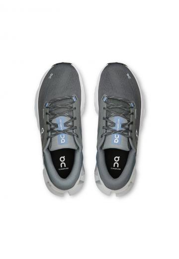 Беговые кроссовки