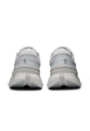 Беговые кроссовки