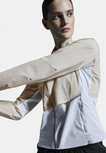 Спортивная куртка