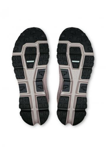 Походные кроссовки