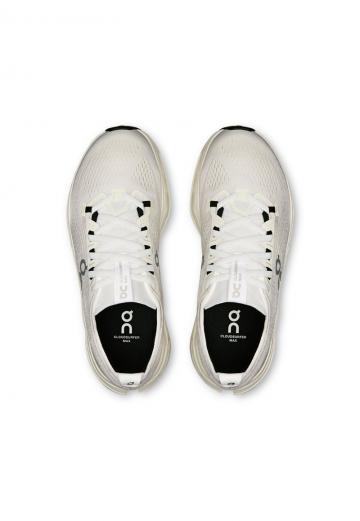 Беговые кроссовки