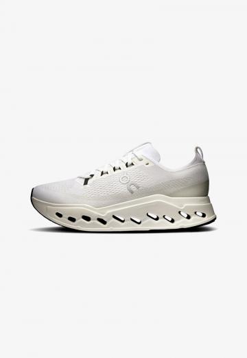 Беговые кроссовки