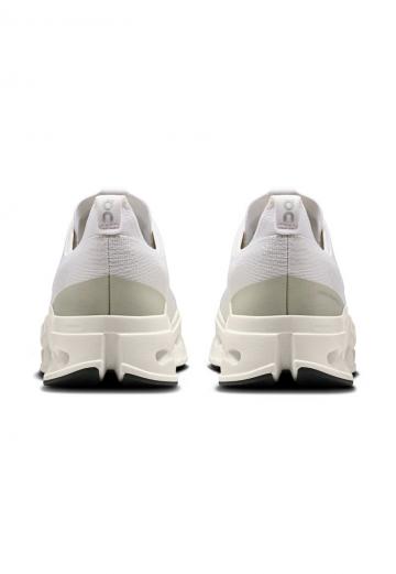 Беговые кроссовки