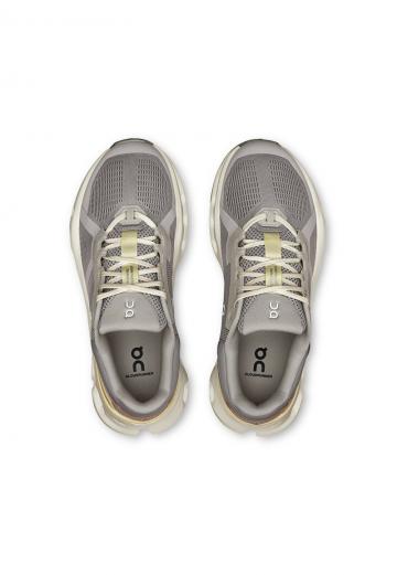 Беговые кроссовки