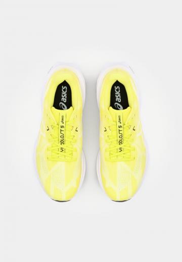 Беговые кроссовки