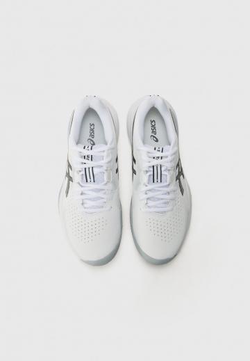 Теннисные кроссовки