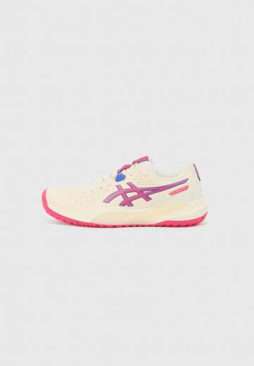 Теннисные кроссовки