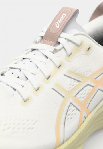 Беговые кроссовки