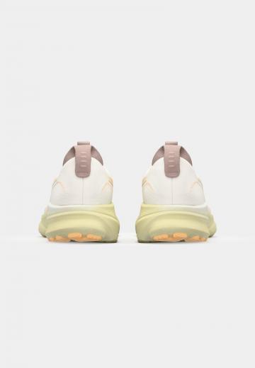 Беговые кроссовки