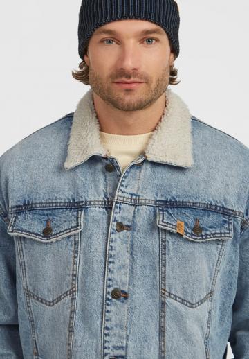 Джинсовая куртка