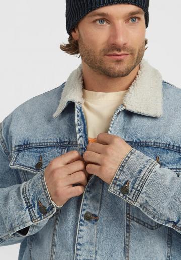 Джинсовая куртка