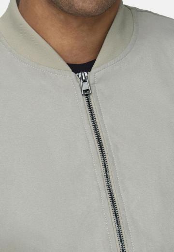 Куртка бомбер