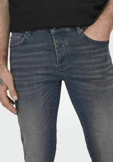 Узкие джинсы