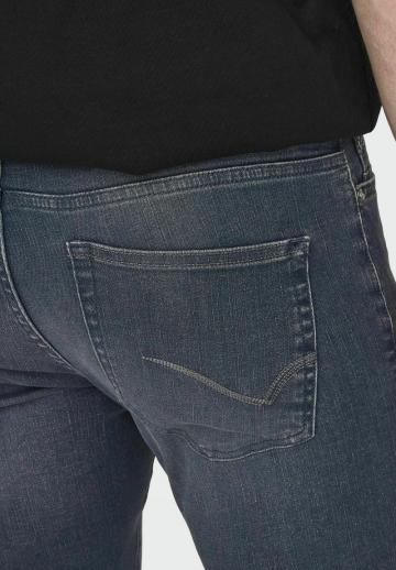 Узкие джинсы