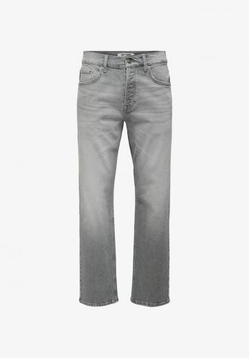 Прямые джинсы