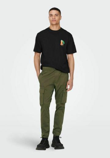 Брюки с накладными карманами