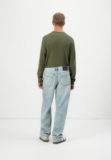 Свободные джинсы