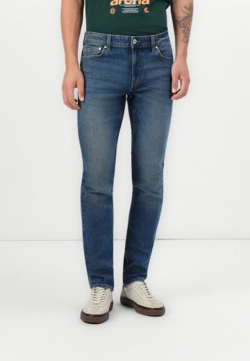 Узкие джинсы