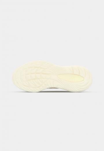 Беговые кроссовки