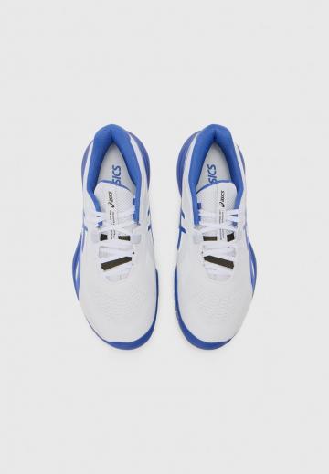 Теннисные кроссовки