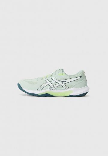 Кроссовки для зала