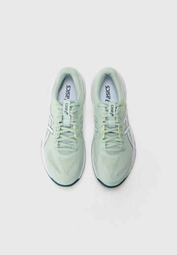 Кроссовки для зала