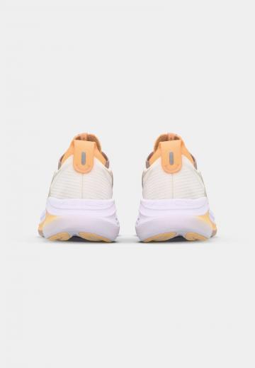 Беговые кроссовки