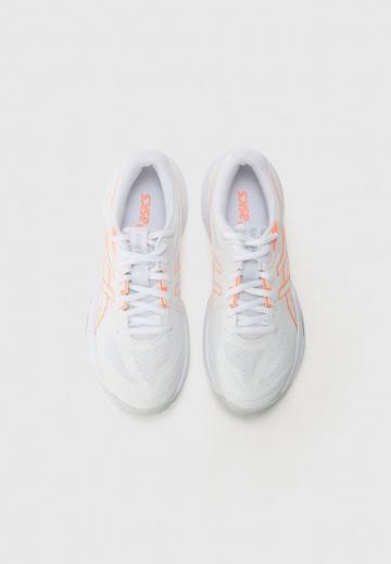 Кроссовки для зала