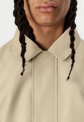 Короткое пальто