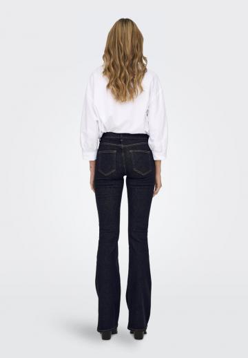 Клешеные джинсы