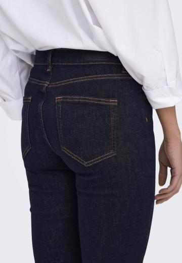 Клешеные джинсы