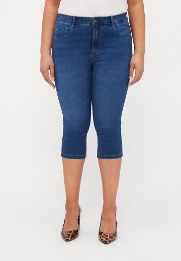 Короткие джинсы
