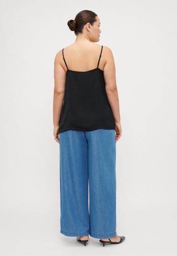 Топ на бретельках