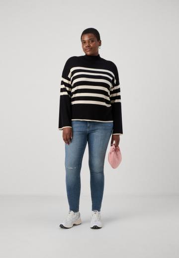 Узкие джинсы