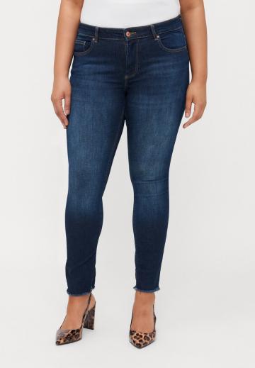 Узкие джинсы