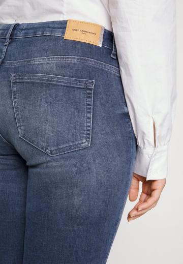 Узкие джинсы