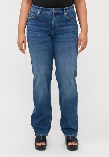 Прямые джинсы