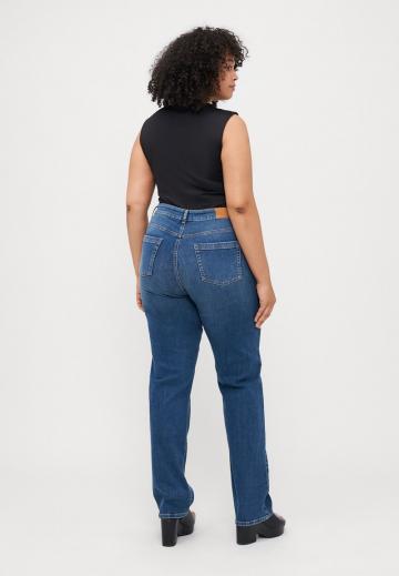 Прямые джинсы