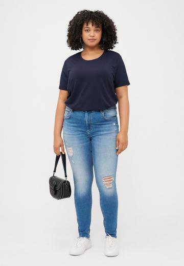 Узкие джинсы