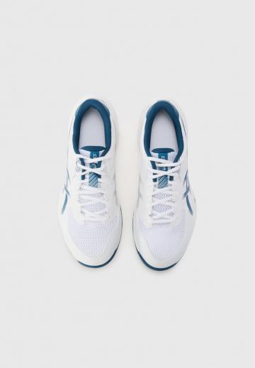 Кроссовки для зала