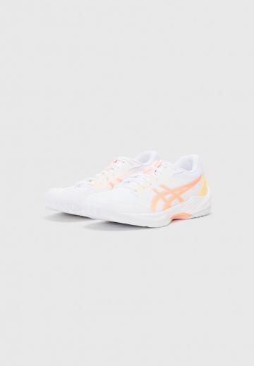 Кроссовки для зала